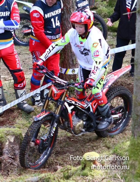 Preload previous image